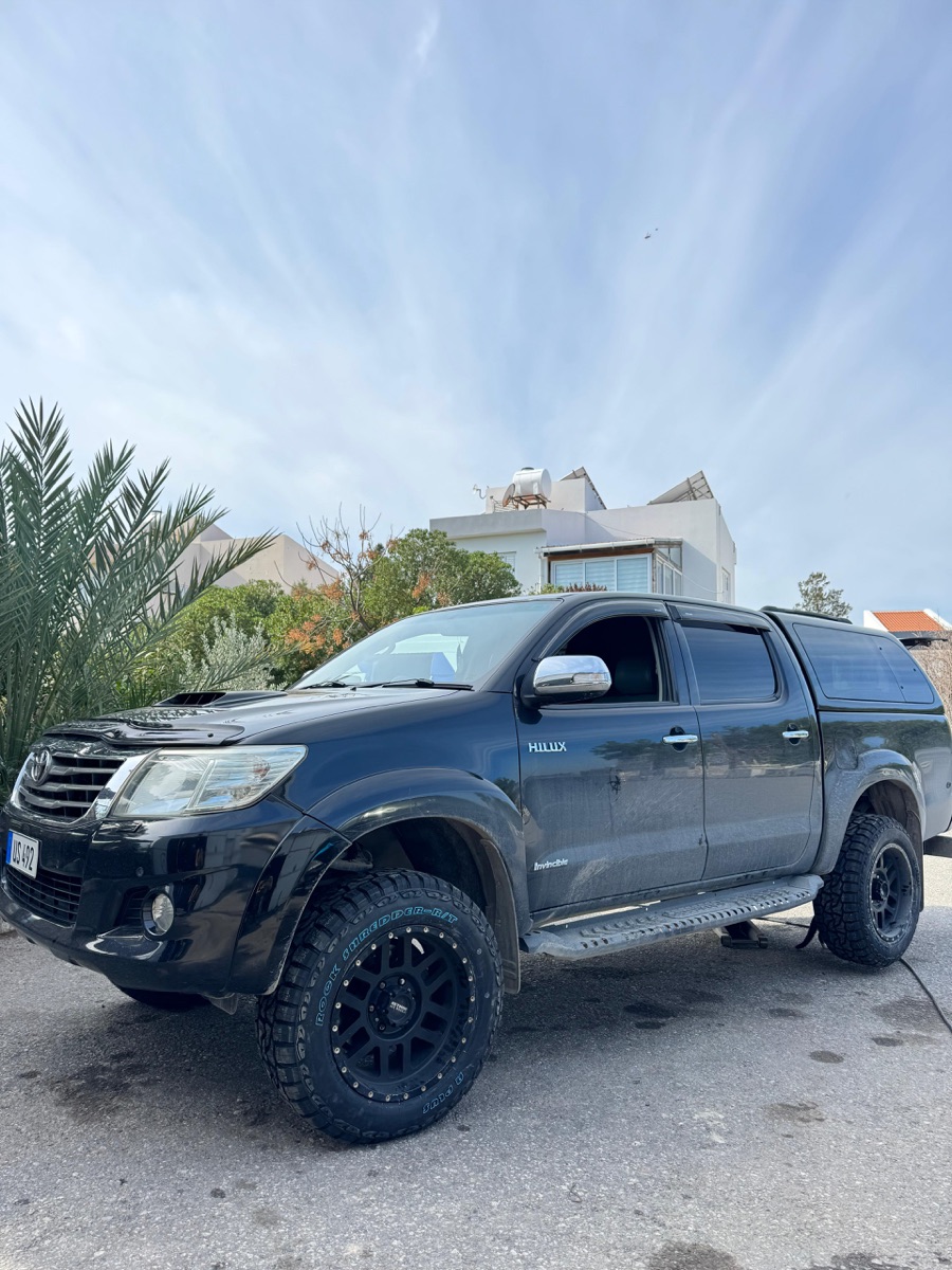 Toyota Hilux off-road jant ve lastik